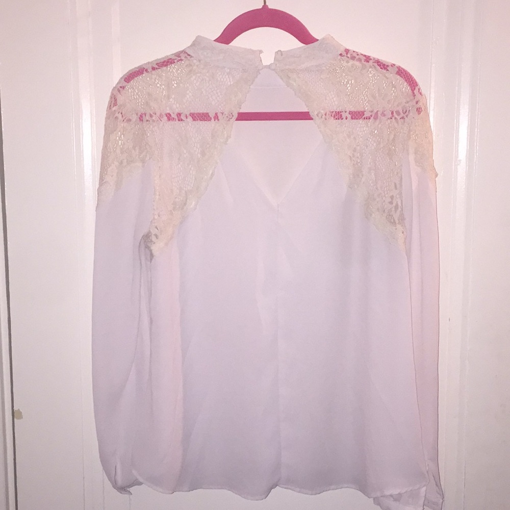 Large long sleeve white blouse with lace detail - Picture 2 of 5